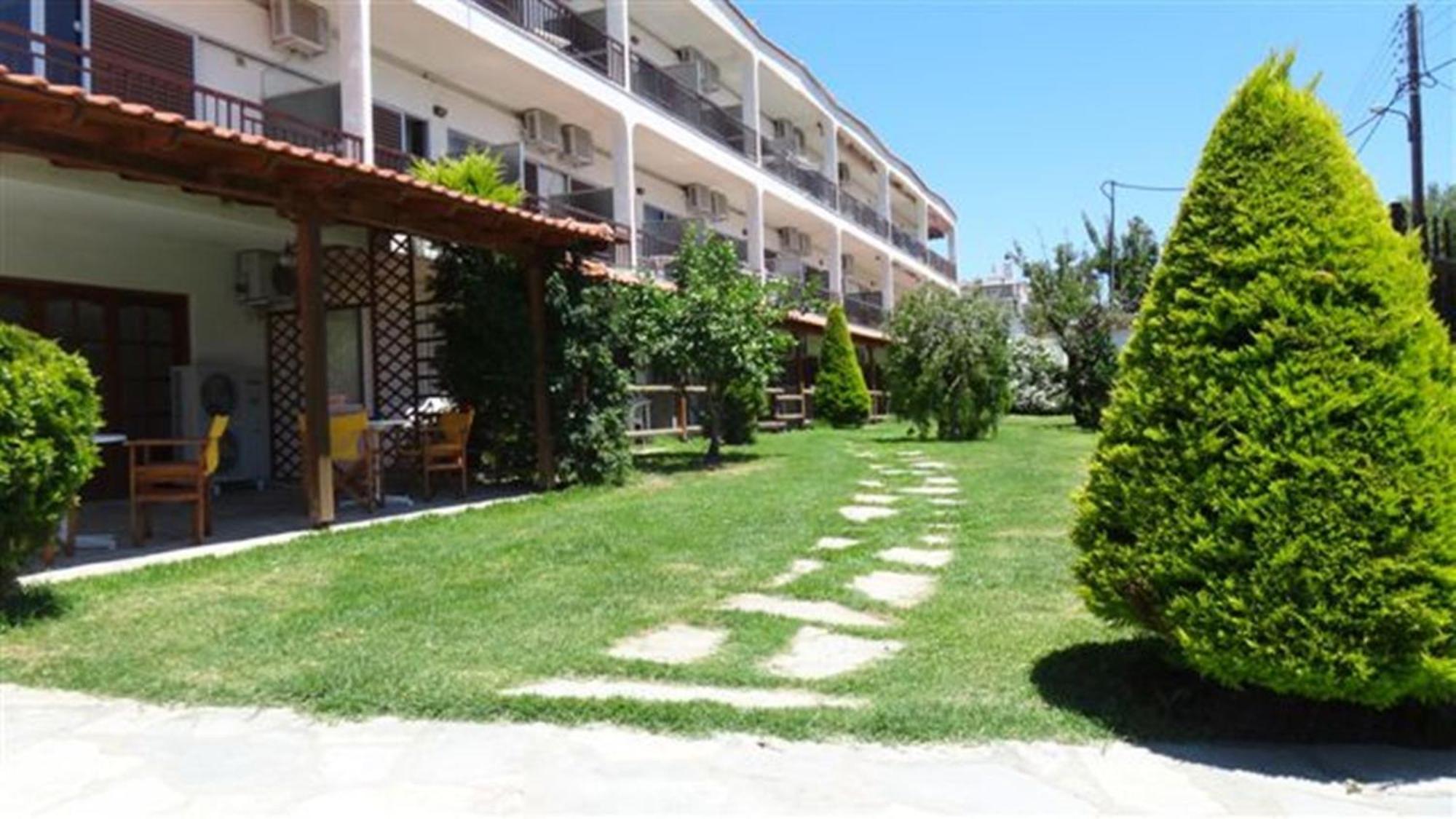 Leonidas Apartments And Suites Mola Kalyva Exterior photo